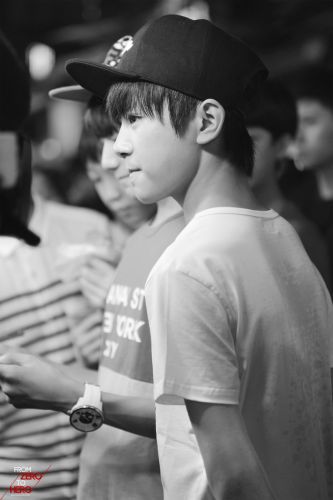 ǧ ̨ TFBOYS̨ ǧഺϯ