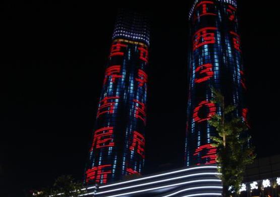 ˫ϰ ˫ϰLEDǽ 303׻100Ԫ